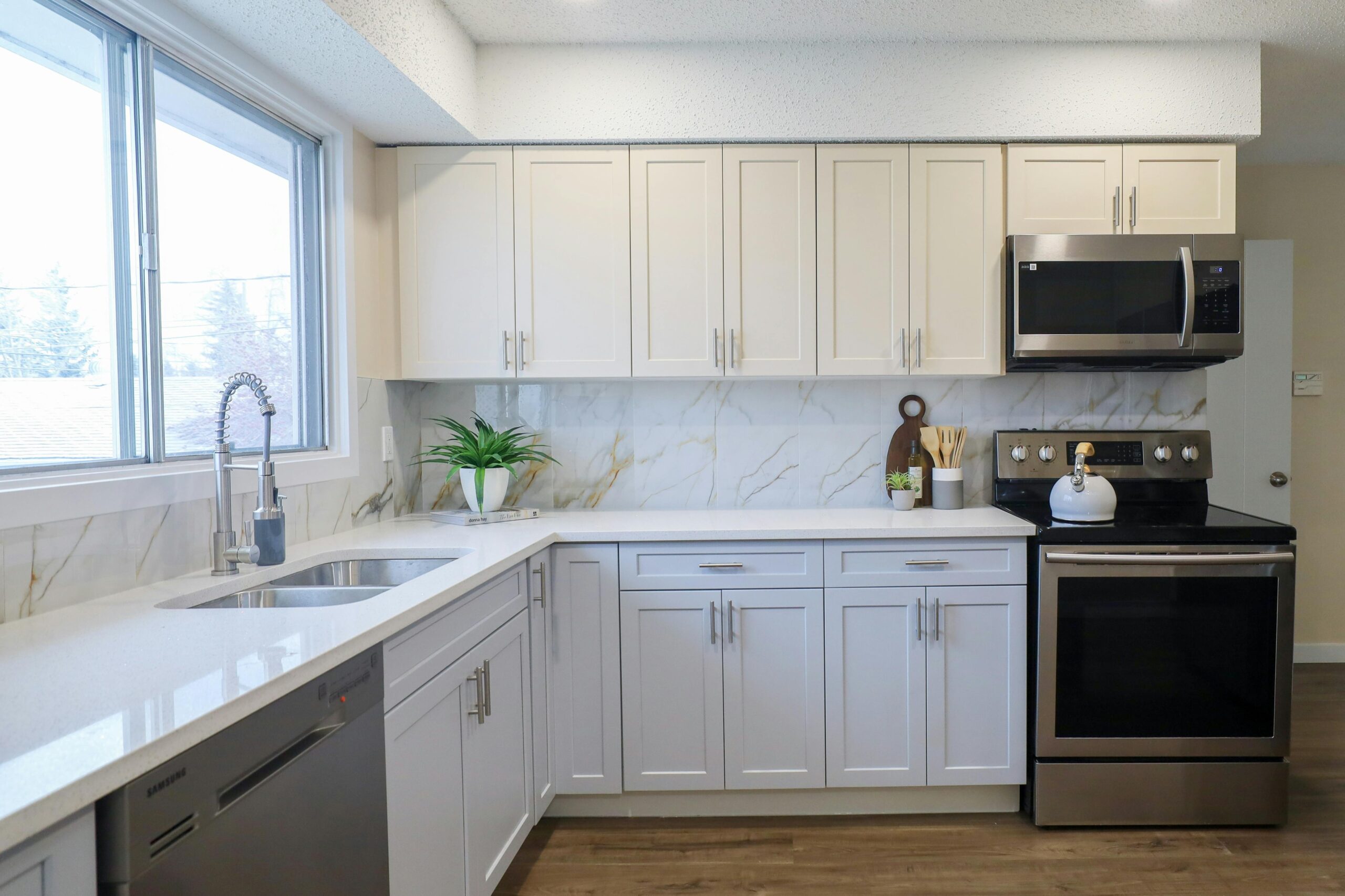 3 BHK Modular Kitchen – Clean & Sleek Finish